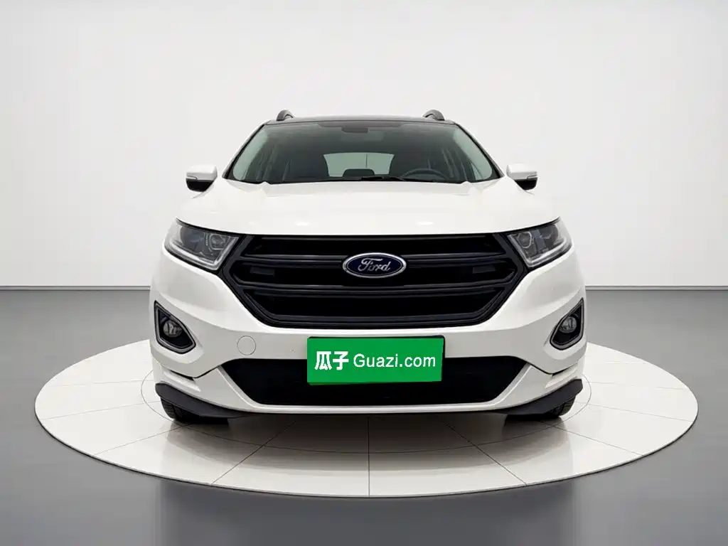 Фото 24 - Ford Edge
