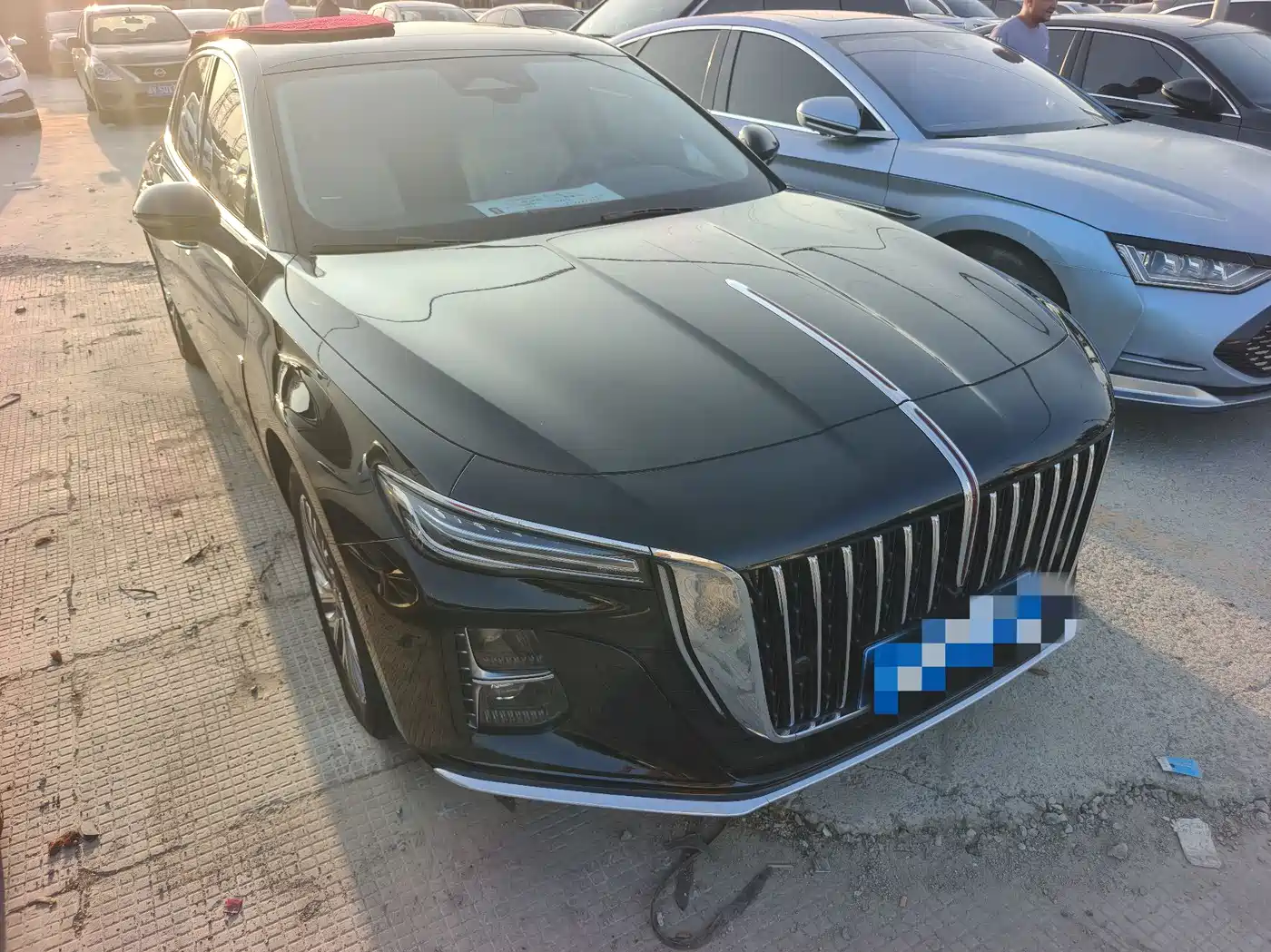 Фото 3 - Hongqi H5