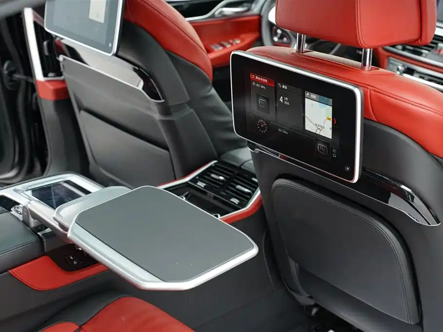 BMW 7 Series 2018 740Li xDrive Luxury M Sport Package Black Flame Edition фото 24