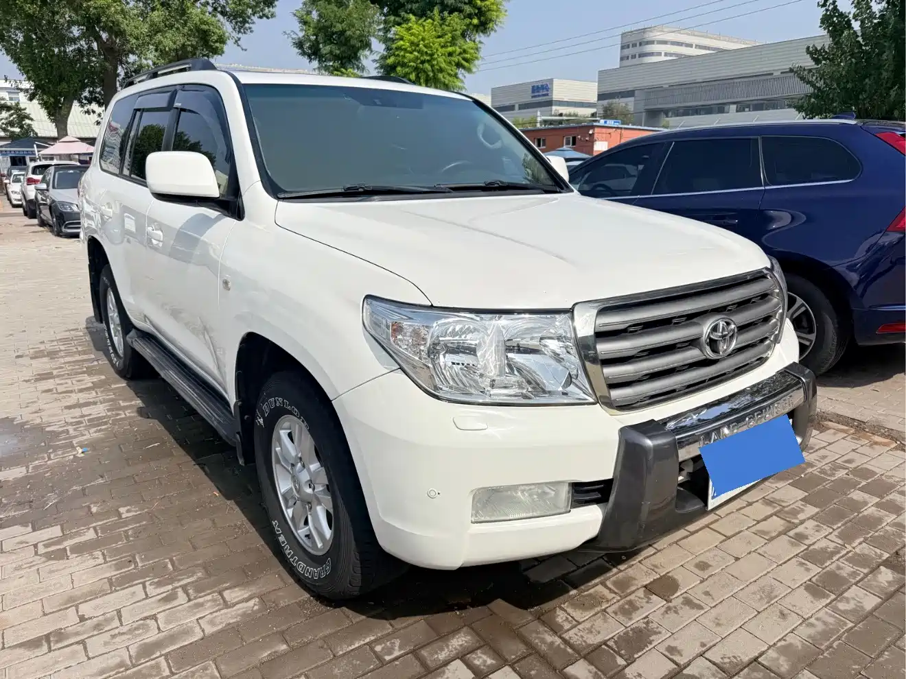 Photo 3 - Toyota Land Cruiser (Import)