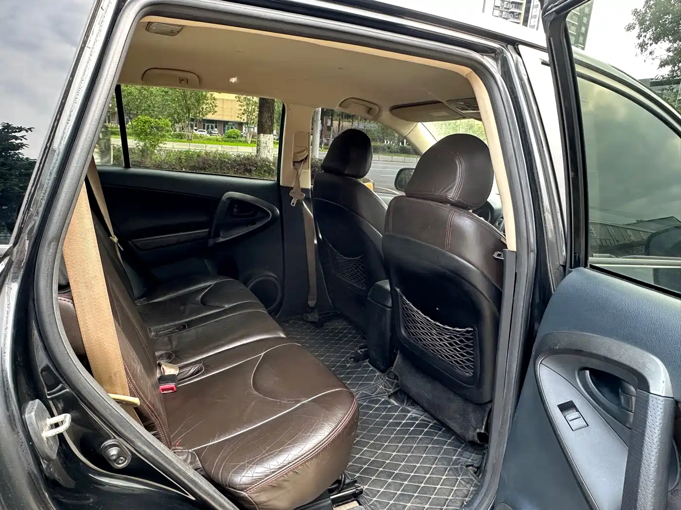 Toyota RAV4 Rongfang 2011 2.0L Automatic Classic Edition фото 7