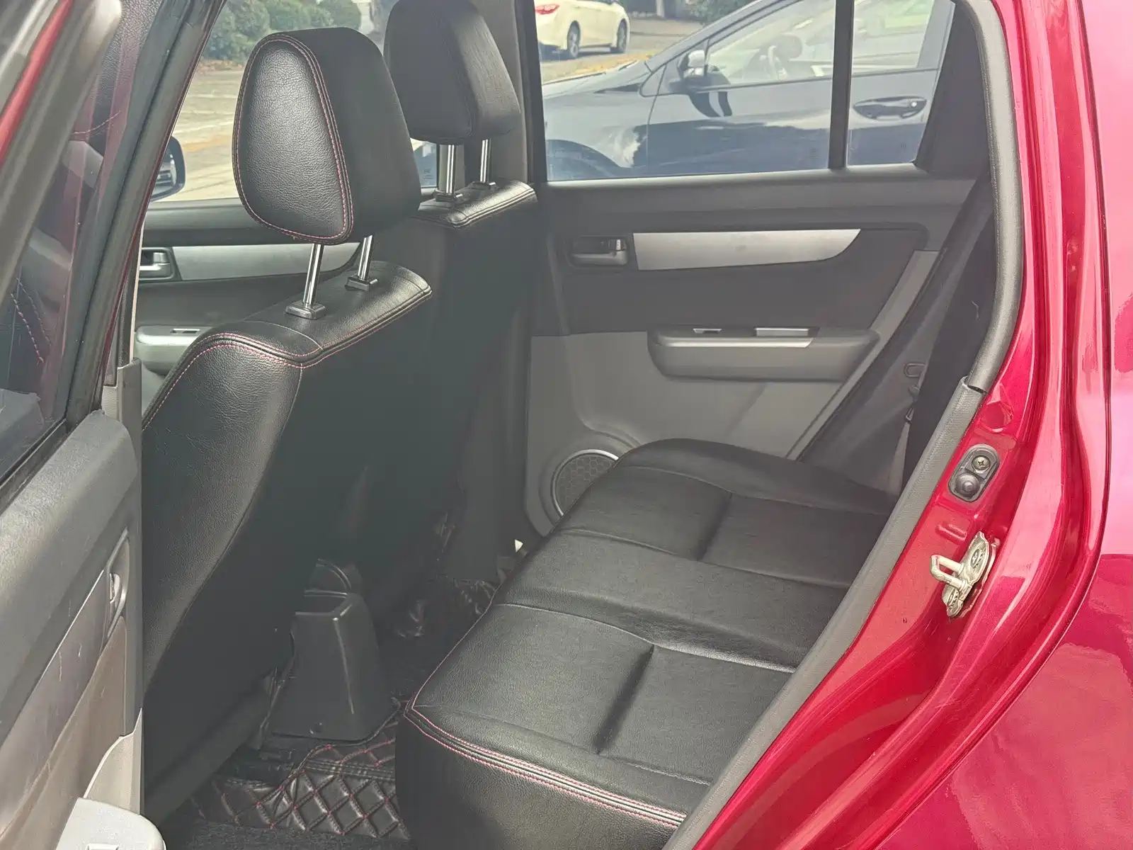 Фото 5 - Suzuki Swift