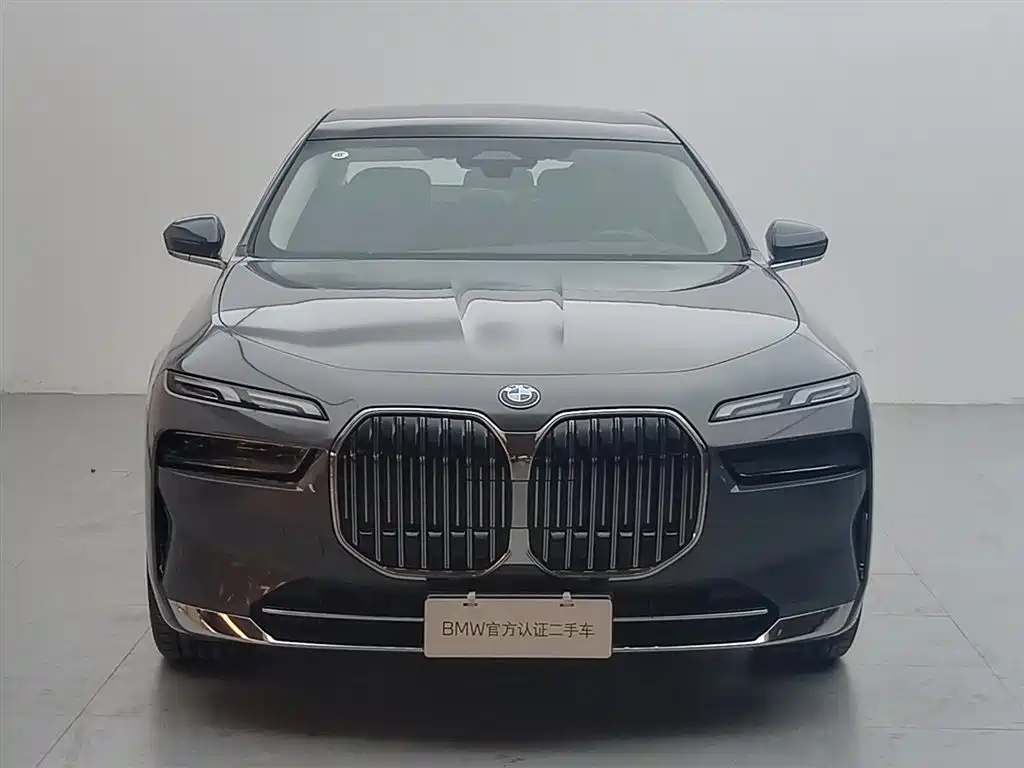 BMW 7 Series 2023 Model 735Li Luxury Package фото 2