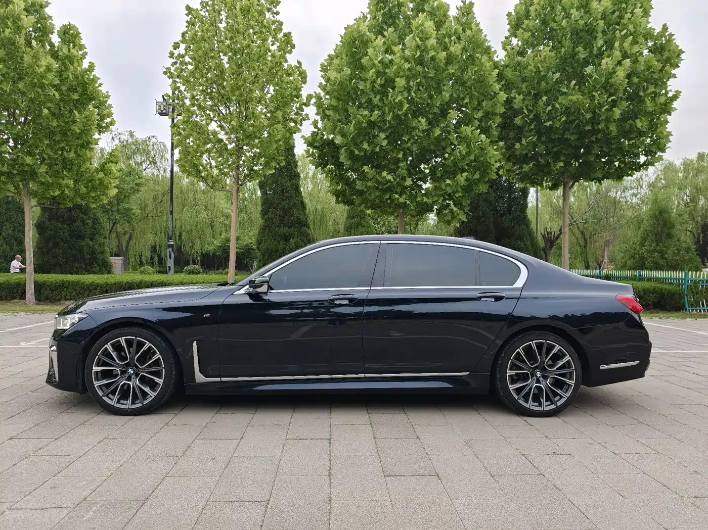 BMW 7 Series 2021 Model 740Li Premium M Sport Package фото 3