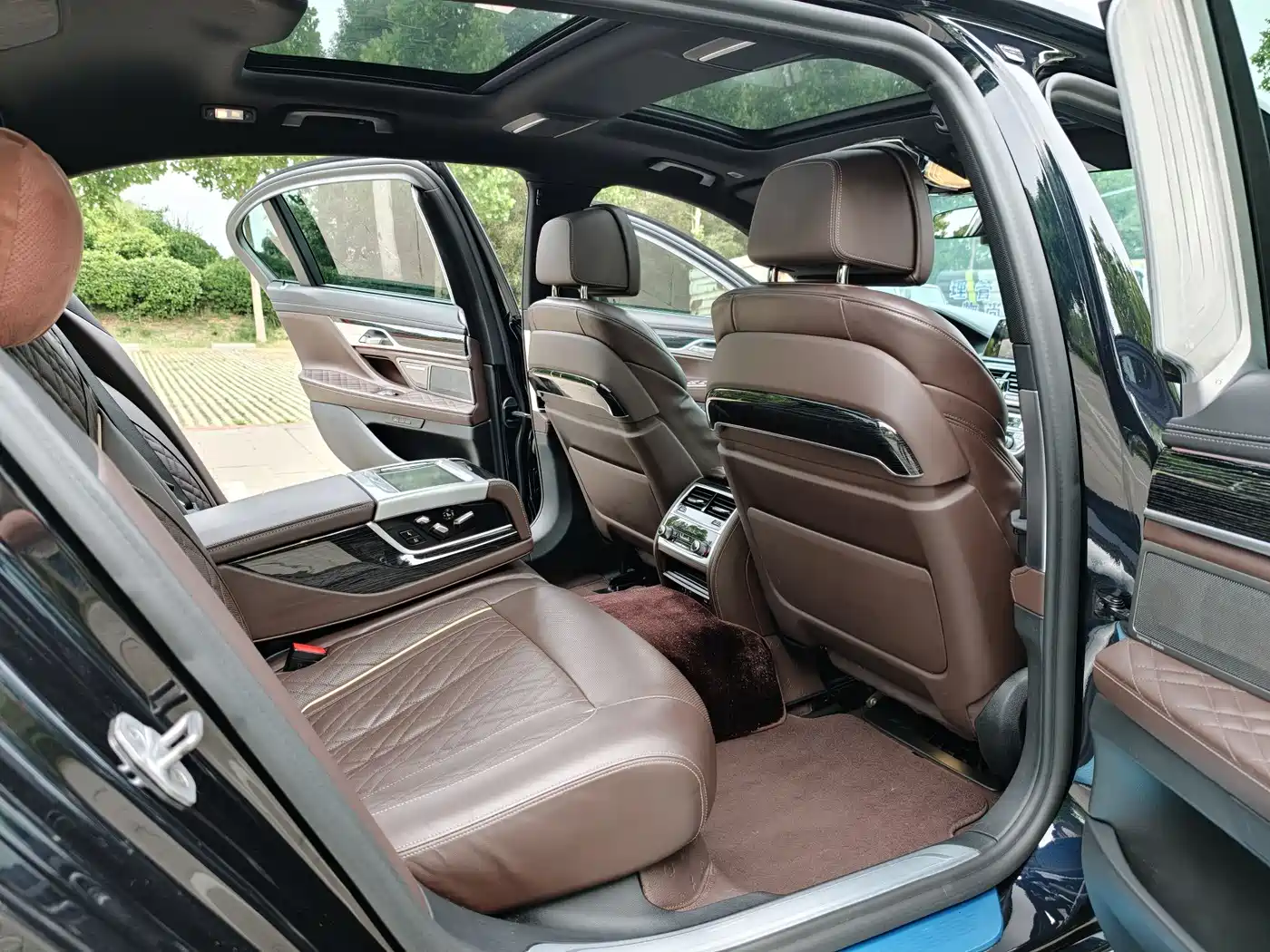 BMW 7 Series 2021 Model 740Li Premium M Sport Package фото 11