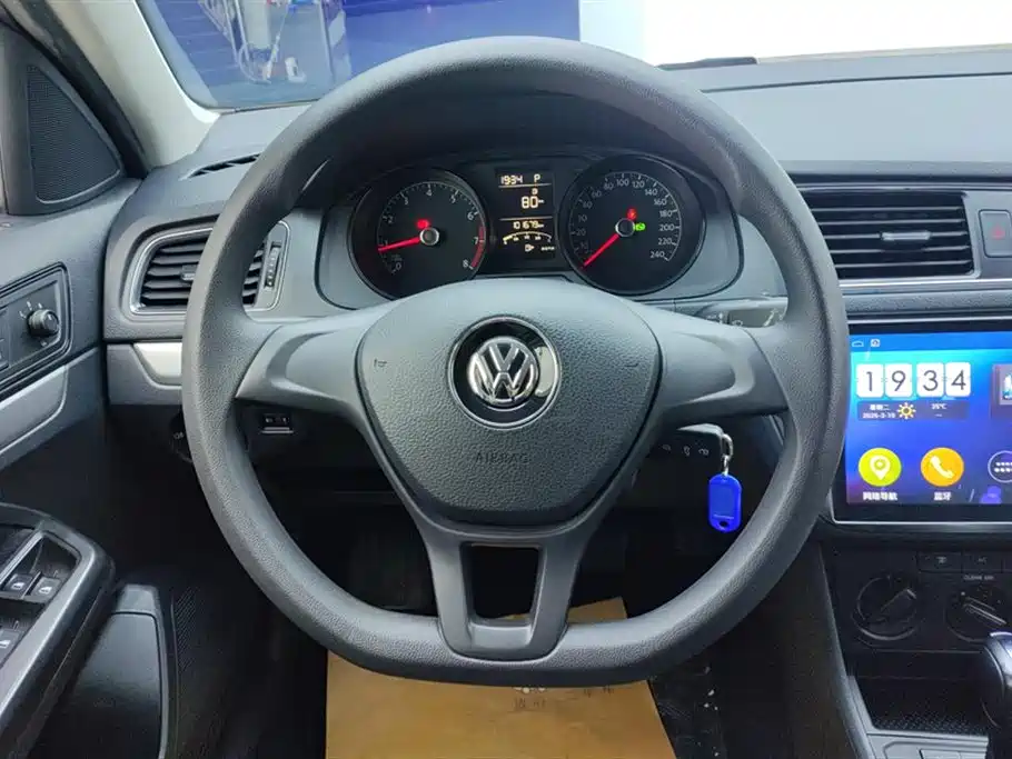 Volkswagen Lavida Tour 2017 1.6L Automatic Trend Edition фото 15