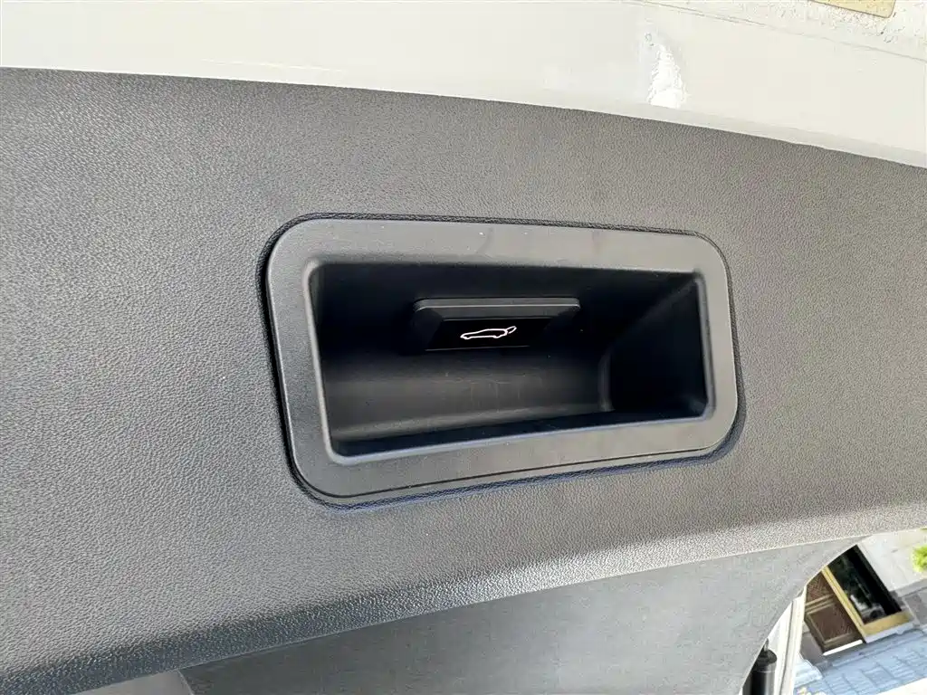 Photo 21 - Tesla Model S