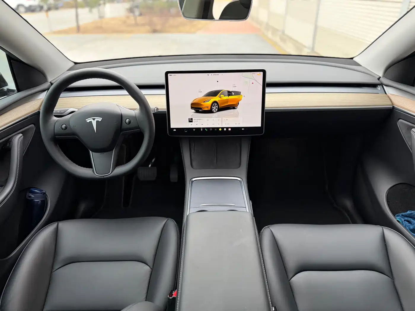 TESLA MODEL Y