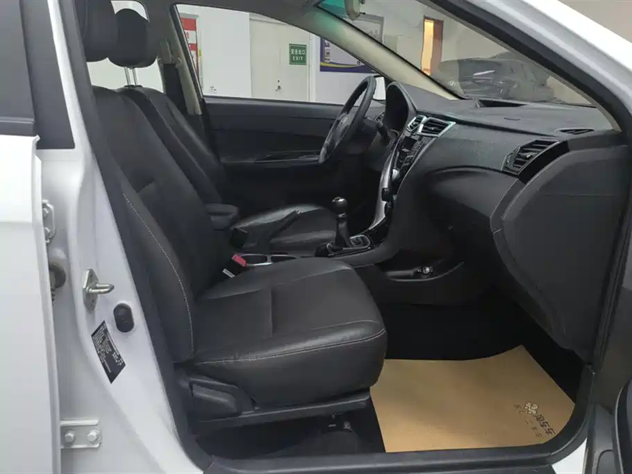 BYD F3 2020 1.5L Manual Premium Edition фото 8