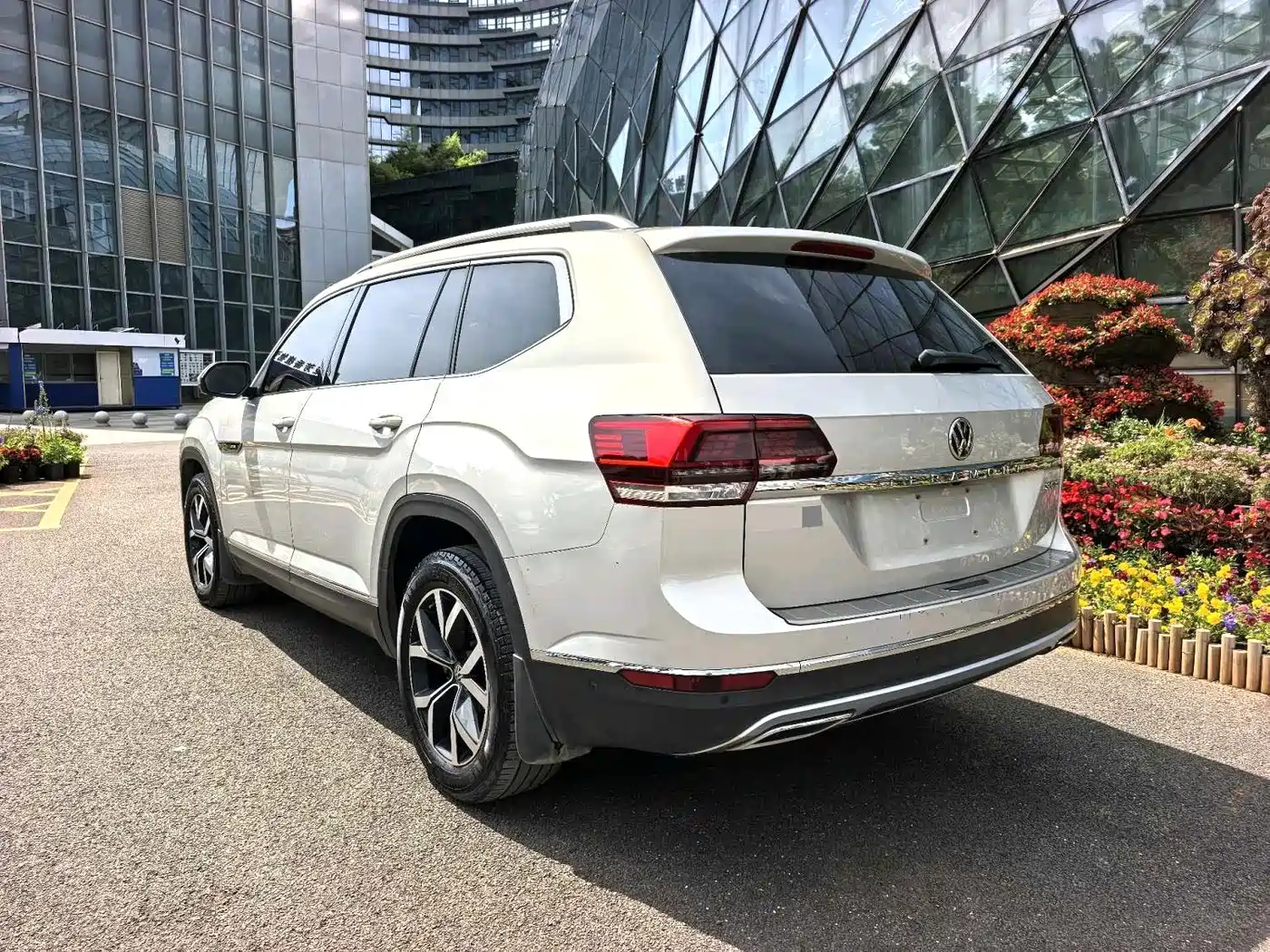 Volkswagen Teramont 2020 380TSI 4WD Luxury Edition China VI фото 17