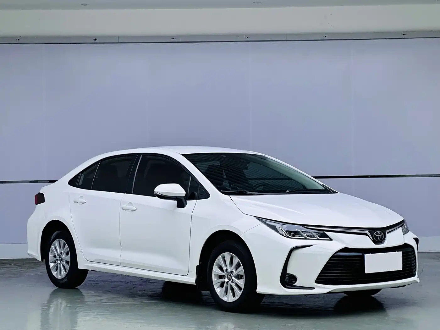 Toyota Corolla 2019 1.2T S-CVT GL Pioneer Edition фото 3