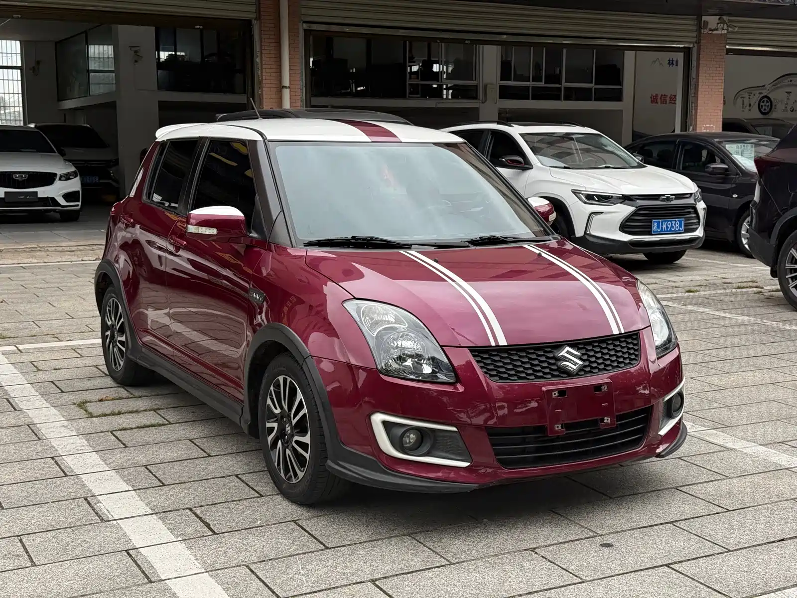Фото 2 - Suzuki Swift