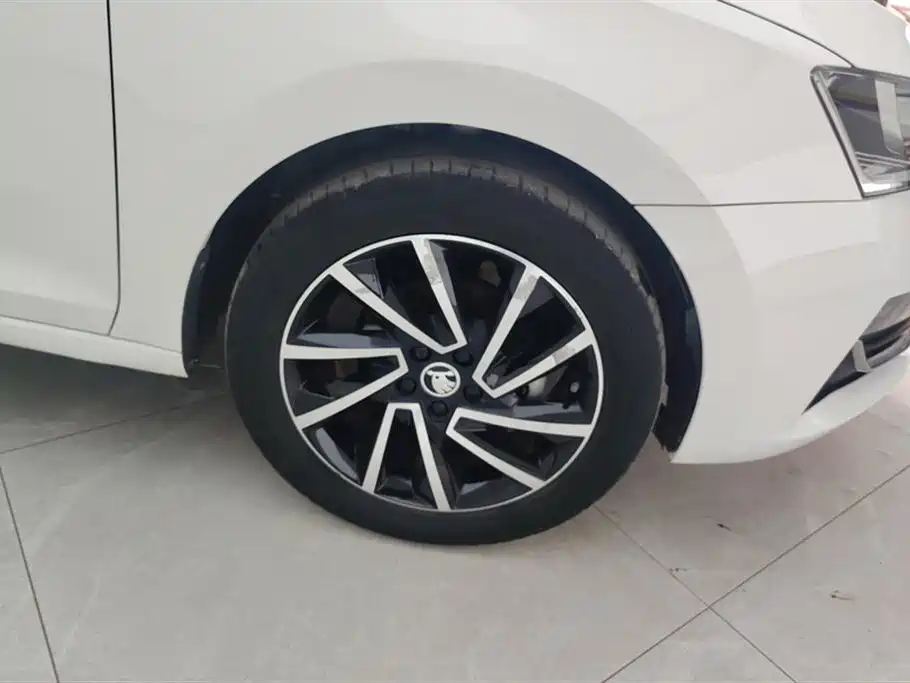Škoda Rapid 2020 1.5L Automatic Comfort Edition фото 6
