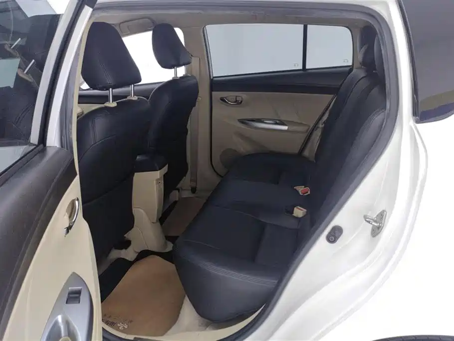 Toyota YARiS L Zhi Xuan 2015 1.5E Auto Charming Edition фото 11