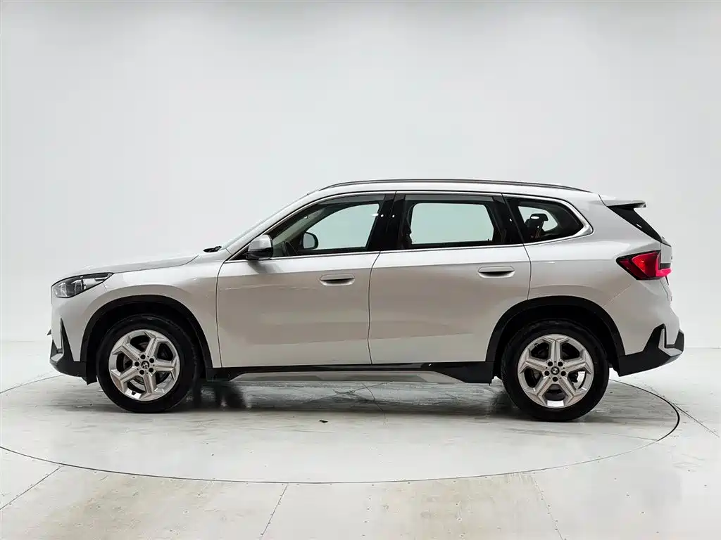 BMW X1 2023 sDrive20Li X Design Package фото 4