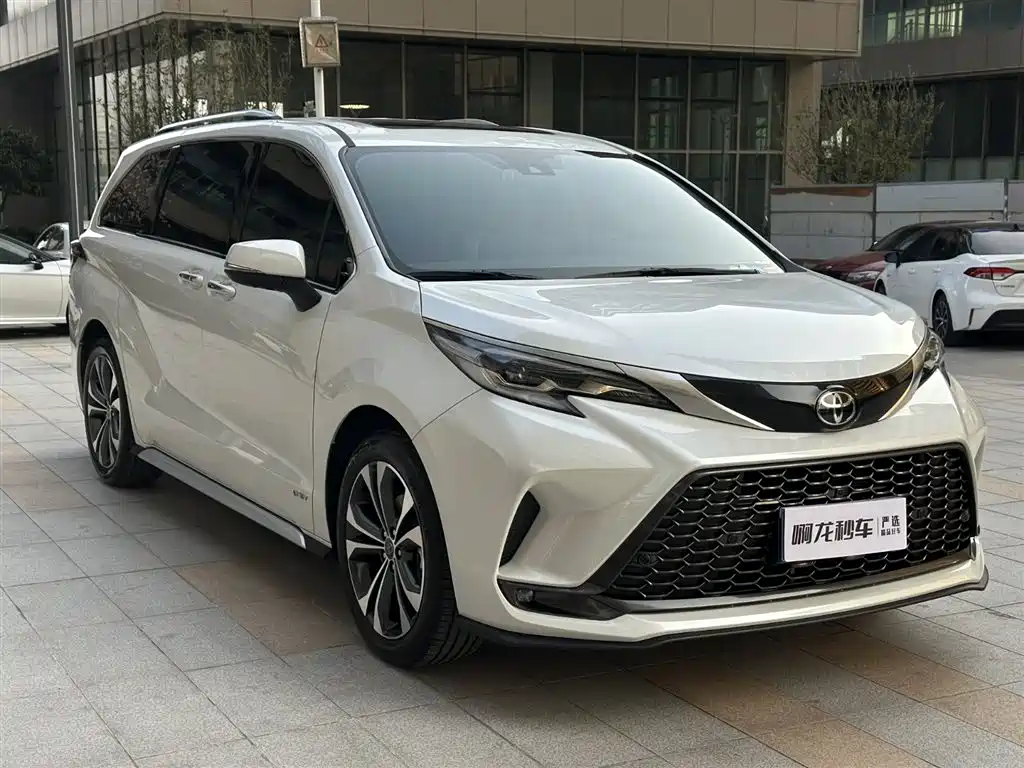 Toyota Granvia 2024 2.5L Hybrid Supreme ULTRA фото 5