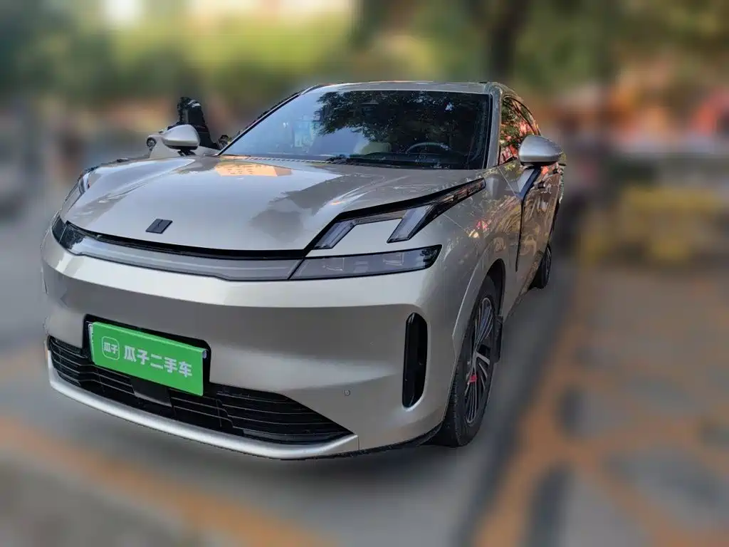 Lynk & Co 08 EM-P 2023