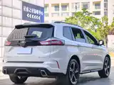 Фото 9 - Ford Edge
