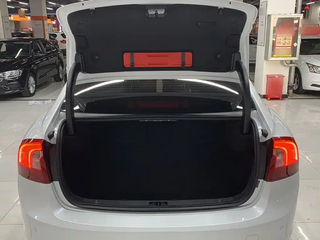 Volvo S60 2018 2019 S60L T5 Smart Vision Edition