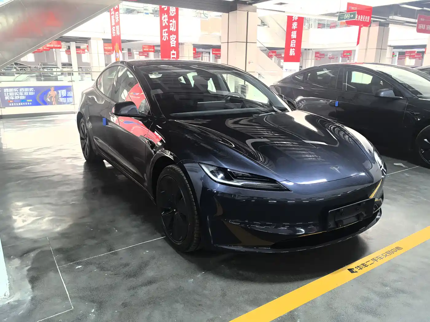 TESLA MODEL 3