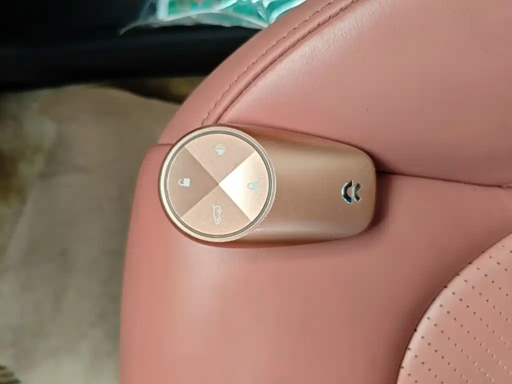 Фото 9 - NIO EC6