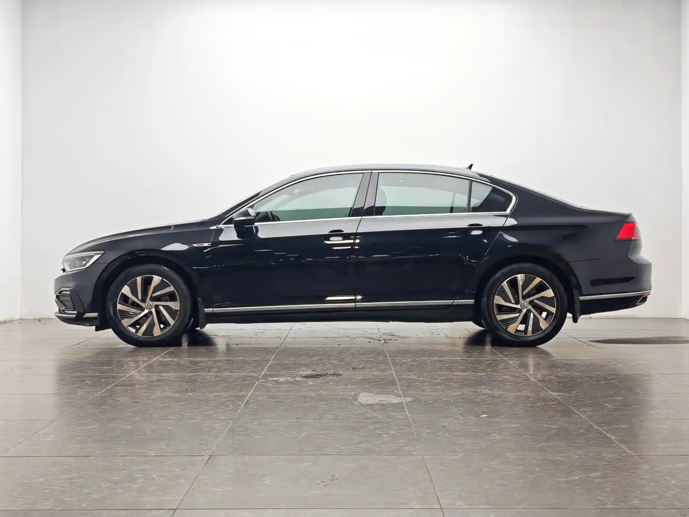 Volkswagen Magotan GTE Plug-in Hybrid 2020 GTE Luxury фото 10