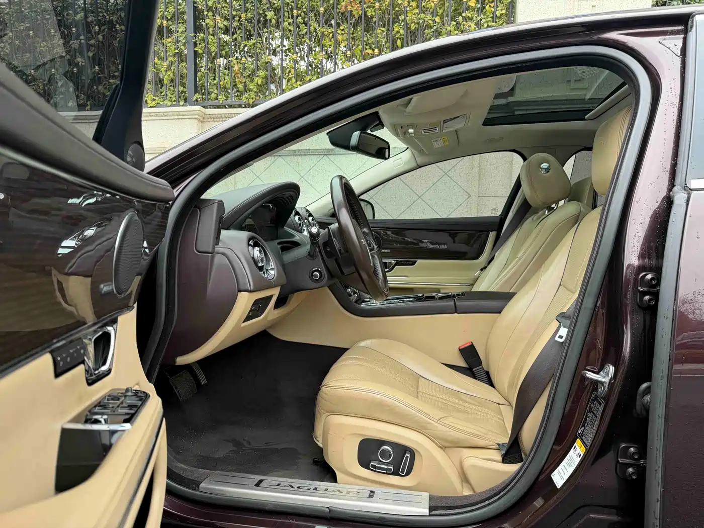 Jaguar XJ 2016 XJL 3.0 SC 4WD Panorama Business Edition фото 6
