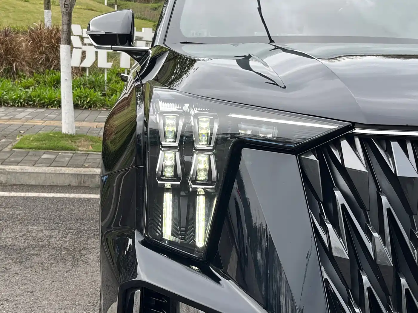 GAC Trumpchi Trumpchi GS8 2022 Dual Engine Series 2.0TM 2WD Premium Edition (7-Seater) фото 9