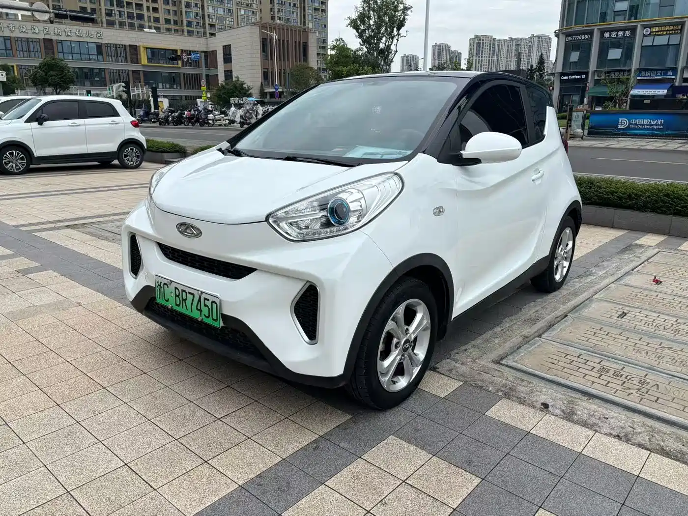 QQ New Energy Little Ant 2019 2018 400 4-Seater Premium Smart Edition