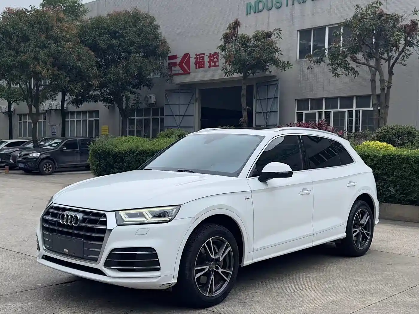 Audi Q5L 2018 40 TFSI Prestige Fashion (China V)