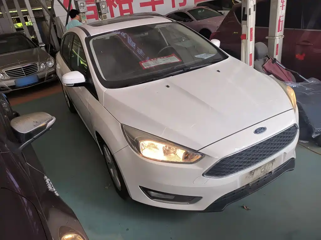 Фото 22 - Ford Focus