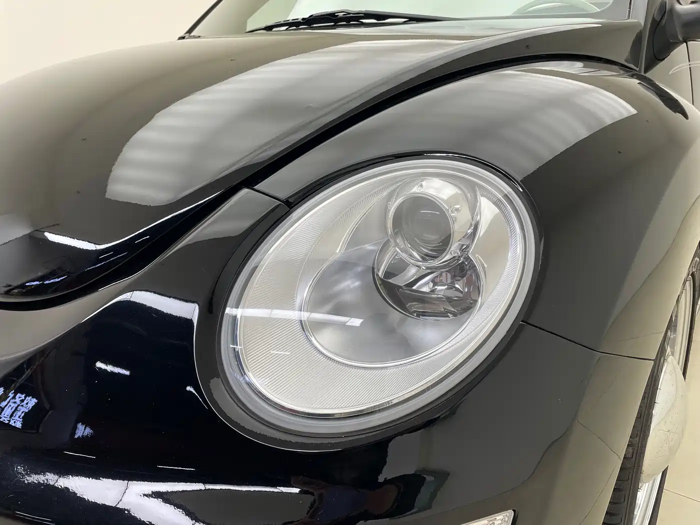 Volkswagen Beetle 2006 Model 2.0 Convertible Luxury Edition фото 8