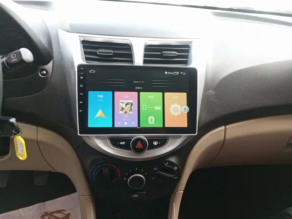 Hyundai Verna 2014 1.4L Manual Smart GLS фото 13