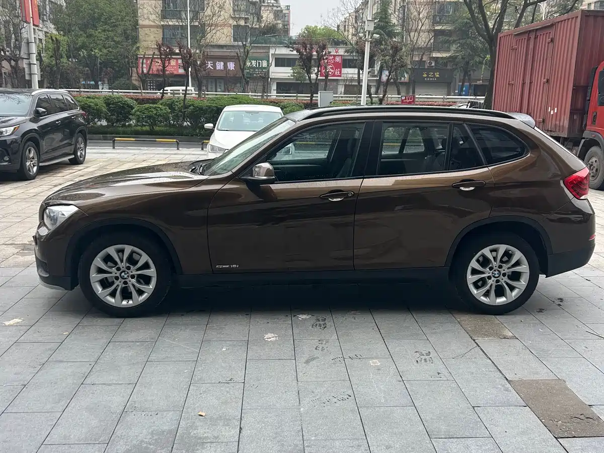 BMW X1 2014 sDrive18i Fashion Edition фото 3