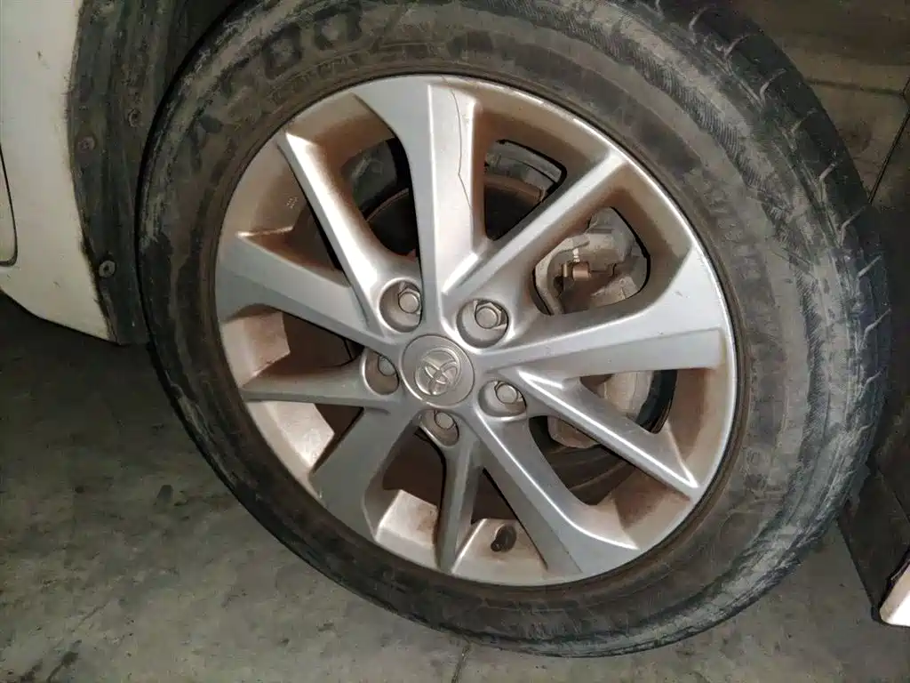 Toyota Corolla 2014 1.6L CVT GL-i Leather Edition фото 24