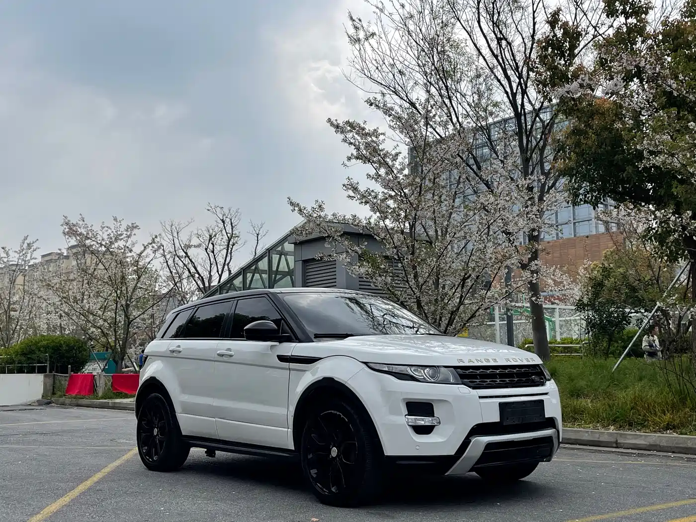 Land Rover Range Rover Evoque (Import) 2015 2.0T 5-door Dynamic Edition фото 3