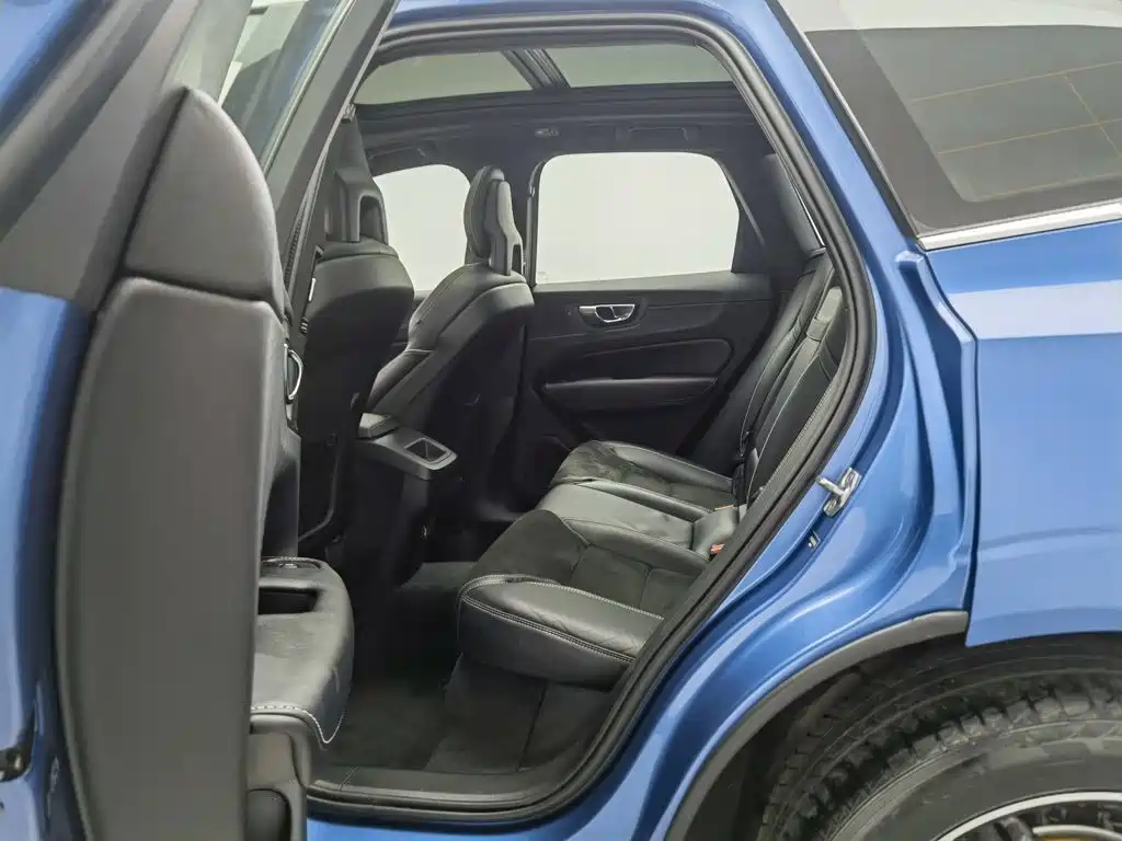 Фото 15 - Volvo XC60
