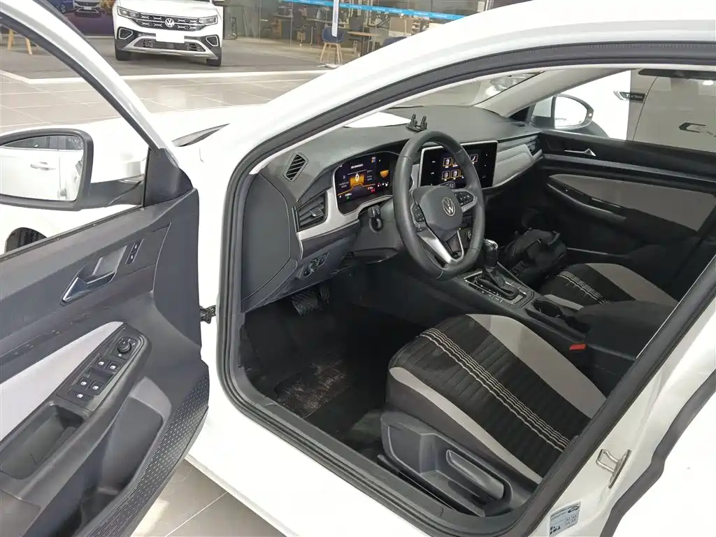 Volkswagen Bora 2024 200TSI DSG Smooth Ride Edition фото 13
