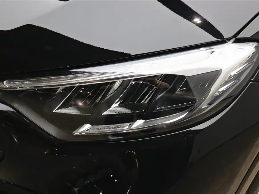Mercedes-Benz GLC 2023 GLC 260 L 4MATIC Luxury 5-Seater фото 27