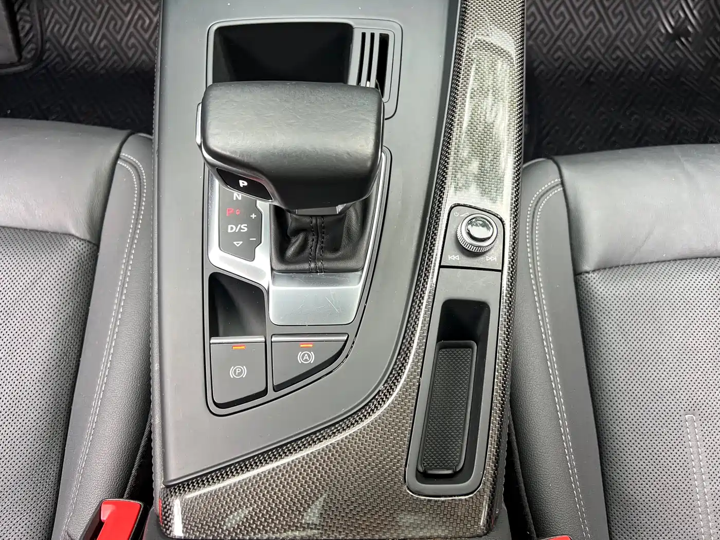 Audi A4L 2020 40 TFSI Luxury Elegance фото 16