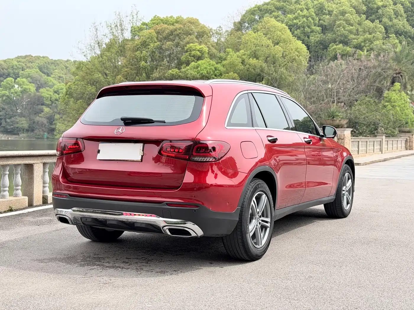 MERCEDES-BENZ GLC