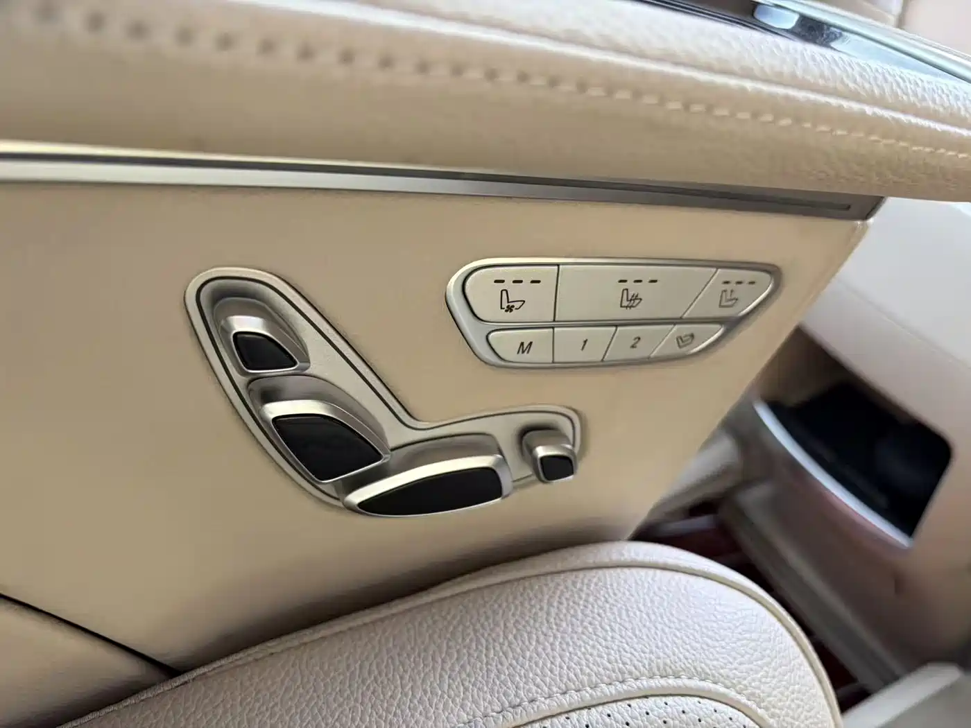 Mercedes-Benz V-Class 2020 V 260 Luxury Edition фото 19