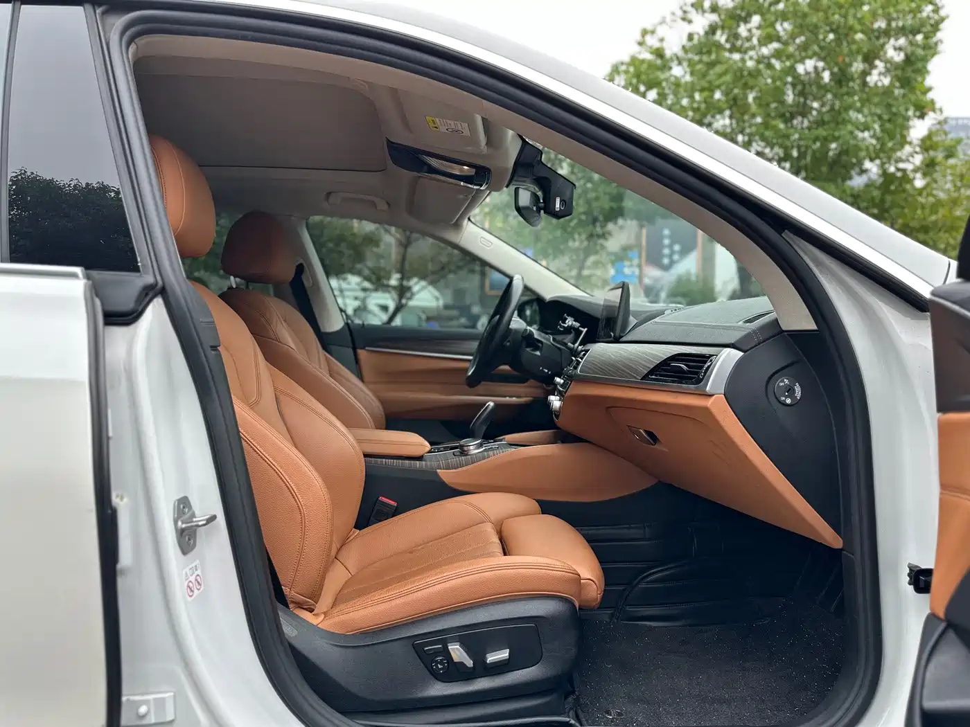 BMW 6 Series GT 2023 2022 Model 630i Luxury Design Package