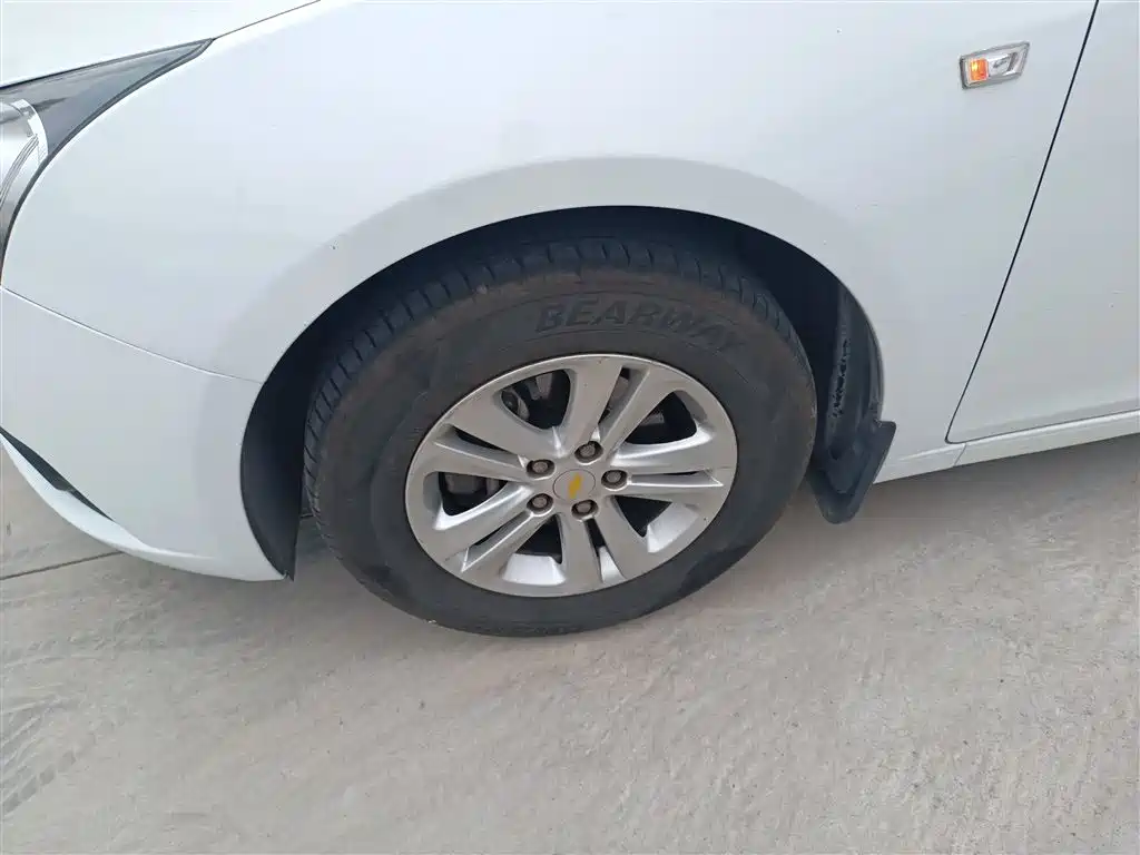 Chevrolet Cruze 2015 Hatchback 1.6L Manual Comfort фото 23
