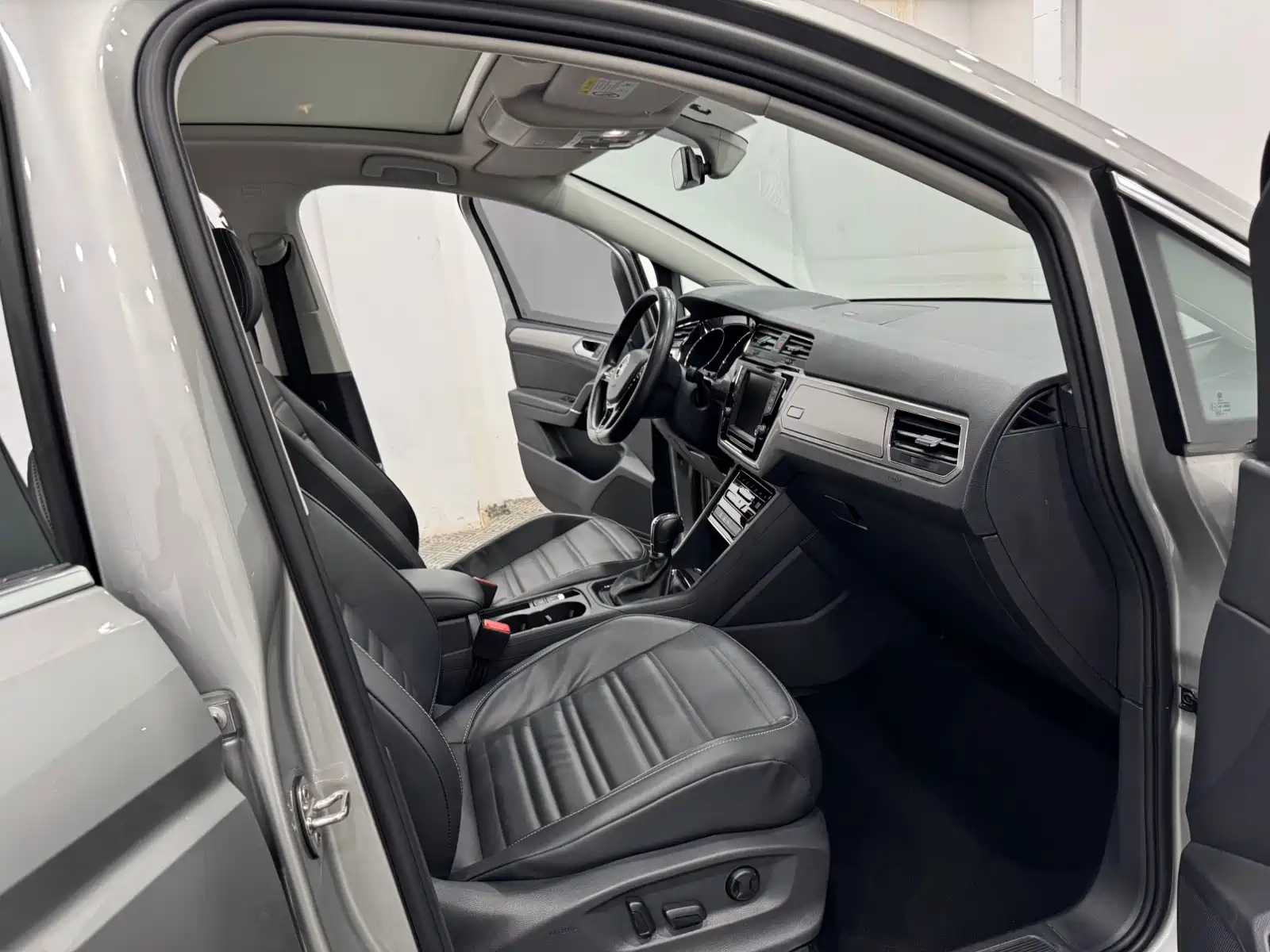 Фото 4 - Volkswagen Touran