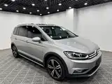 Фото 1 - Volkswagen Touran