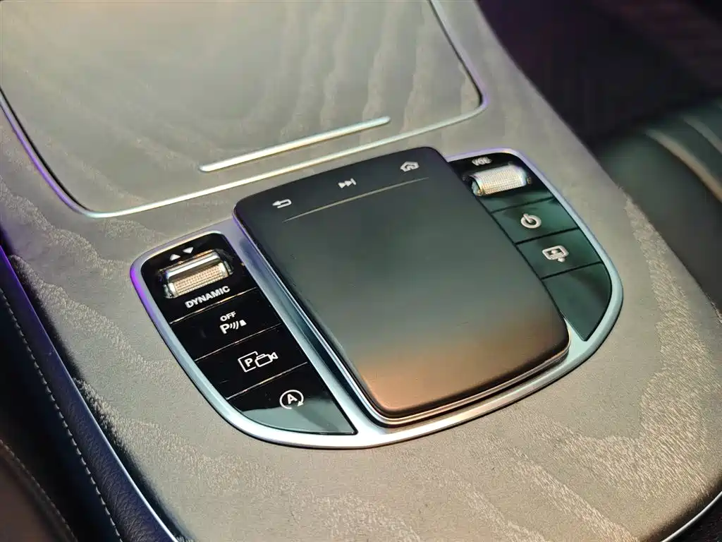 Mercedes-Benz CLS 2018 CLS 300 Luxury фото 19