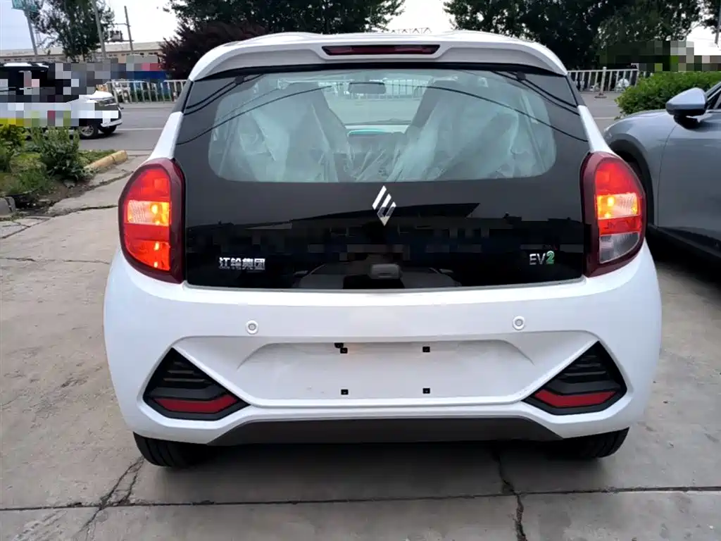 JMCG New Energy Little Kirin 2026 2025 PLUS+ Comfort Model