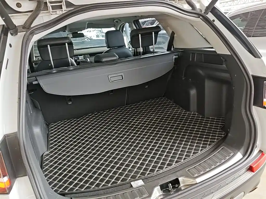 Land Rover Discovery Sport 2018 240PS SE Edition фото 19