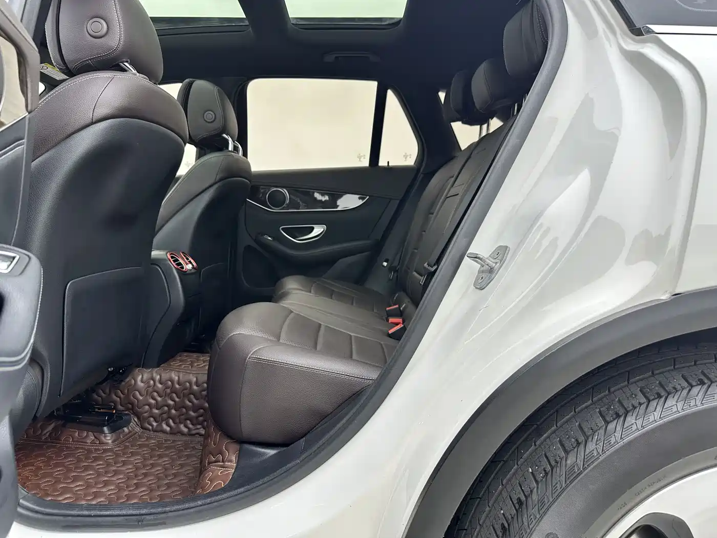 Mercedes-Benz GLC 2018 GLC 260 4MATIC Luxury фото 8